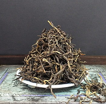 Yunnan Lincang Bangdong wild ancient tea